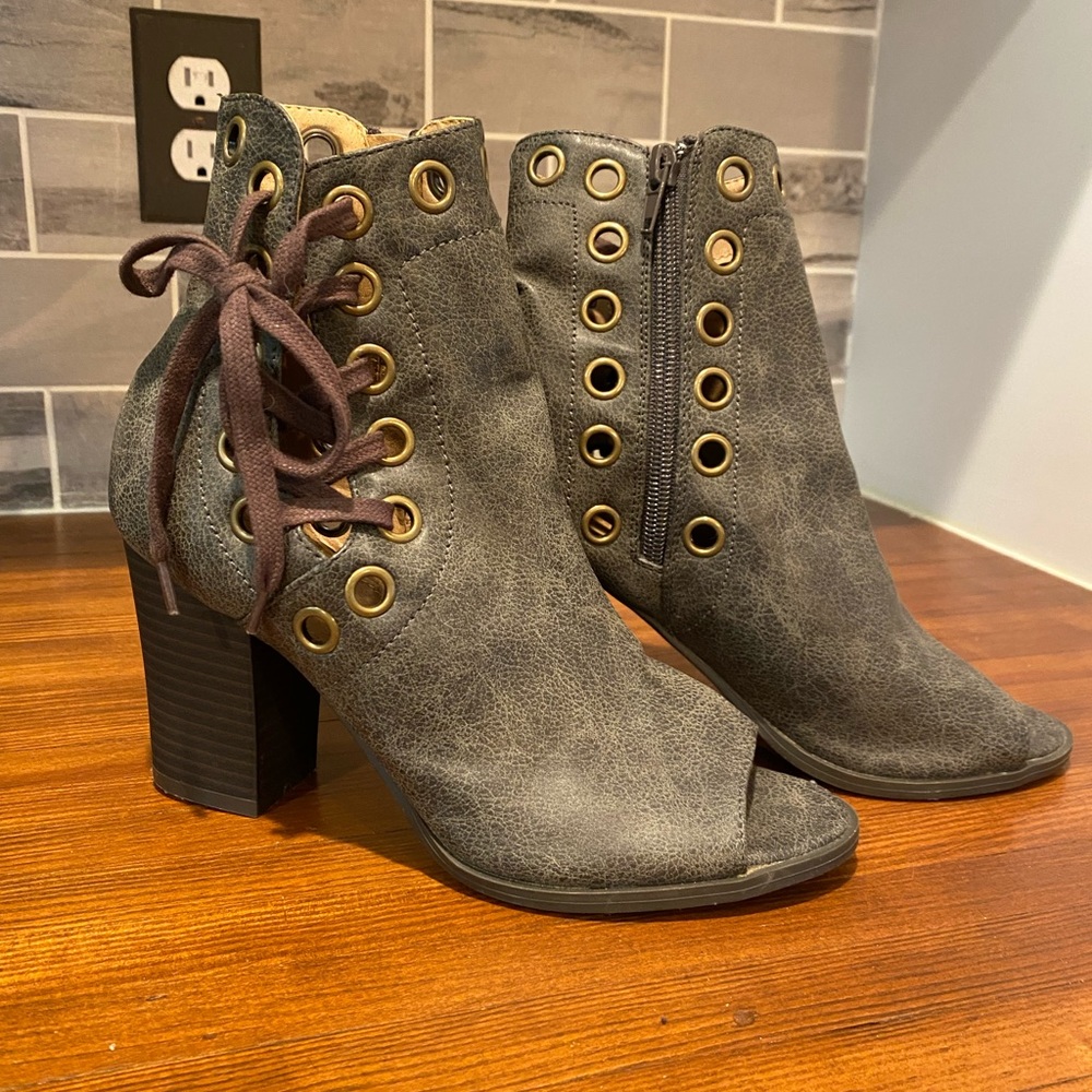 Open toe heel boots